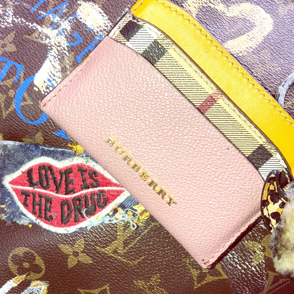 πBurberryππ π³ Card Holder ππ³πPre β€οΈβd π - Picture 1 of 8
